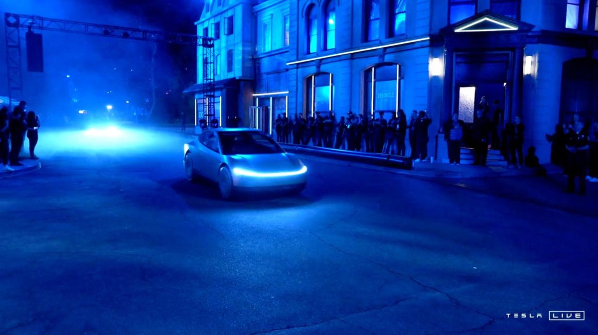 FOTO: Robotaxi dan Robovan Listrik Tesla, Transportasi Umum Masa Depan