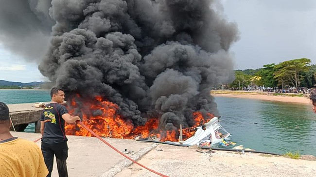 Penyebab sementara ledakan speedboat rombongan calon gubernur Maluku Utara nomor urut 4 Benny Laos di Kabupaten Pulau Taliabu, karena unsur kelalaian.