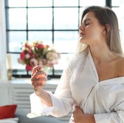 Pahami 7 Titik Semprot Parfum agar Wangi Seharian dan Tahan Lama