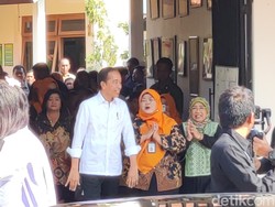 Jokowi Kunjungi SDN Tirtoyoso 111 Solo, Sekolah Masa Kecilnya