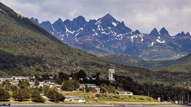 Hotel baru akan dibangun di Puerto Williams, Chile, yang sering digunakan sebagai titik awal bagi wisatawan untuk menjelajahi Antartika.