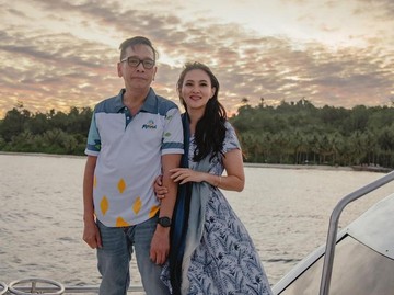 Profil dan Agama Sheryl Tjoanda Istri Mendiang Benny yang Dilantik Jadi  Gubernur Malut