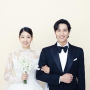 Dramanya Tayang Bersamaan, Simak Beda Gaya 'Pasutri' Choi Tae Joon dan Park Shin Hye di Proyek Akting Baru