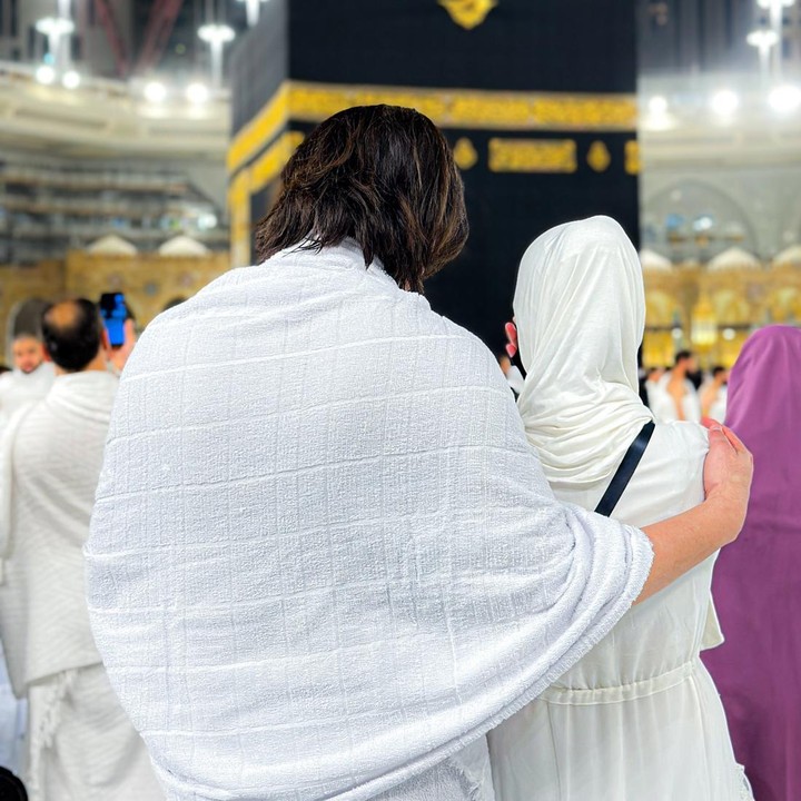 <p>Momen tersebut dibagikan langsung Cut Meyriska melalui beberapa potret yang diunggah akun Instagram pribadinya. Ia pun tak lupa mengucapkan rasa syukurnya yang bisa mengunjungi Tanah Suci. "MasyaAllah diberikan kesempatan untuk mengunjungi Rumah mu Ya'Allah," tulisnya, dikutip dari laman Instagram @cutratumeyriska, Minggu (13/10/2024). (Foto: Instagram@cutratumeyriska) </p>