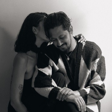 Singgung Masa Lalu, Keenan Pearce Pamer Foto Bareng Istri Baru dan Anak