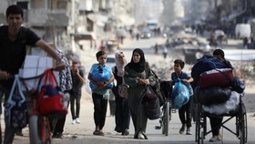 FOTO: Militer Israel Instruksi Evakuasi Baru bagi Warga Gaza Utara