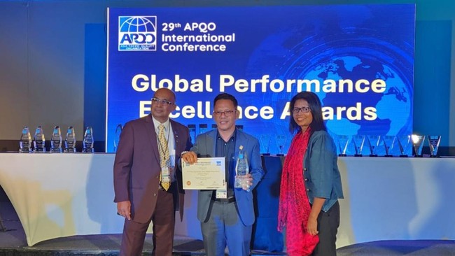 PLN Unit Induk Distribusi (UID) Jakarta Raya berhasil meraih penghargaan internasional World Class Company dalam ajang Global Performance Excellence Awards.