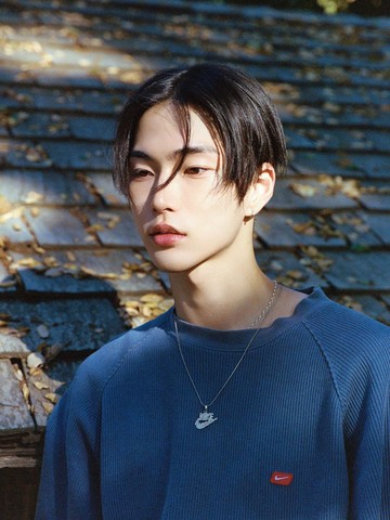 img-title Sempat Dikonfirmasi Akan Comeback dengan RIIZE, Seunghan Resmi Hengkang dari Grup