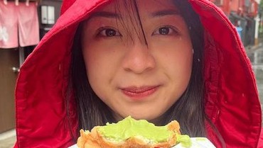 Pakai Hijab Saat Manggung di Aceh, Bernadya Banjir Pujian