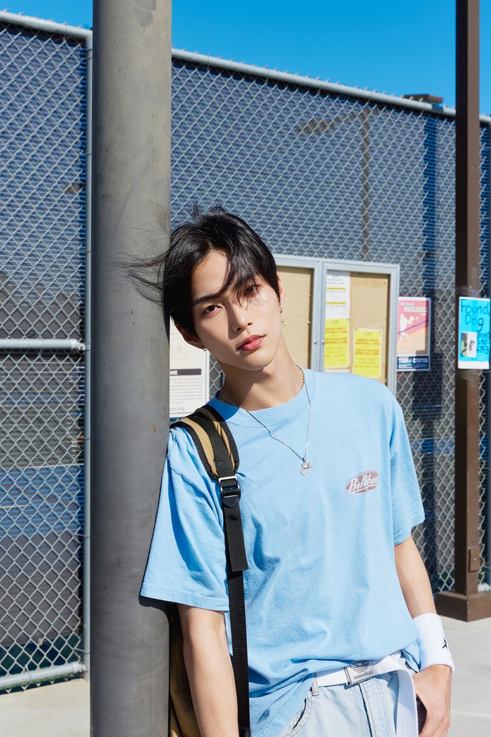 Seunghan baru saja genap berusia 21 tahun pada 2 Oktober 2024 lalu. Sempat bikin heboh, akun Weverse resmi RIIZE dan aplikasi official SMTOWN memberikan notifikasi ulang tahunnya bahkan sebelum ia diumumkan kembali ke grupnya./ Foto: x.com/RIIZE_official