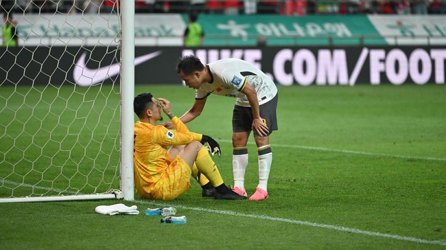 Kiper China Wang Dalei dilaporkan dalam tekanan psikologis usai kebobolan banyak gol menjelang lawan Timnas Indonesia dalam Kualifikasi Piala Dunia 2026.