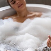 Benarkah Mandi Air Dingin Bisa Membantu Mengatasi Anxiety? Ini Penjelasannya...