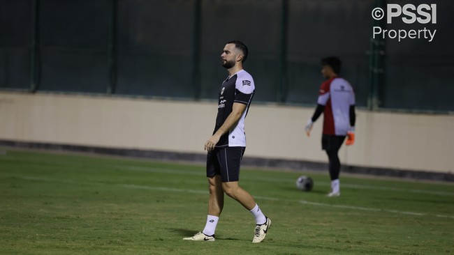 Alasan Jordi Amat Belum Gabung Latihan Timnas Indonesia Dokter Timnas Indonesia, Alfan Asyhar menyatakan Jordi Amat belum bisa bergabung latihan dengan pemain-pemain lain akibat radang tenggorokan parah.