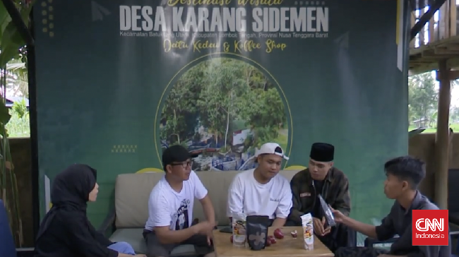 Pelatihan media sosial dari BAKTI Kominfo memberikan manfaat bagi Desa Karang Sidemen di Lombok Tengah, Nusa Tenggara Barat (NTB).