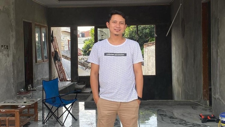 Rumah Aden 'Bajaj' yang lagi direnovasi Rumah Aden 'Bajaj' yang lagi direnovasi