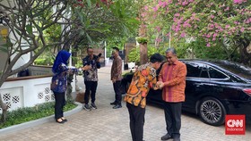 Pimpinan MPR Temui Gibran, Berikan Surat Undangan Pelantikan