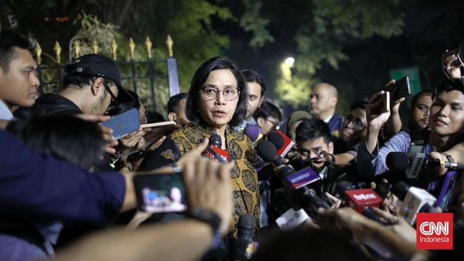 Sejumlah pengamat membeberkan sejumlah alasan Presiden Terpilih Prabowo Subianto masih memilih Sri Mulyani menjadi menteri keuangan di kabinet pemerintahannya.