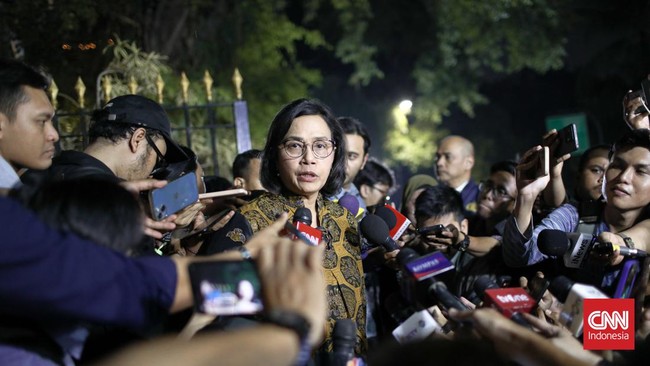 Presiden Prabowo Subianto melantik Sri Mulyani Indrawati menjadi menteri keuangan. Jabatan ini merupakan yang ke empat baginya.