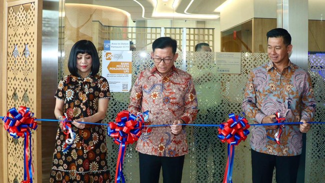 UOB Indonesia membuka kantor cabang baru khusus perbankan korporasi di kawasan Sopo Del Tower, Jakarta, dengan mengedepankan kenyamanan dan kemudahan nasabah.