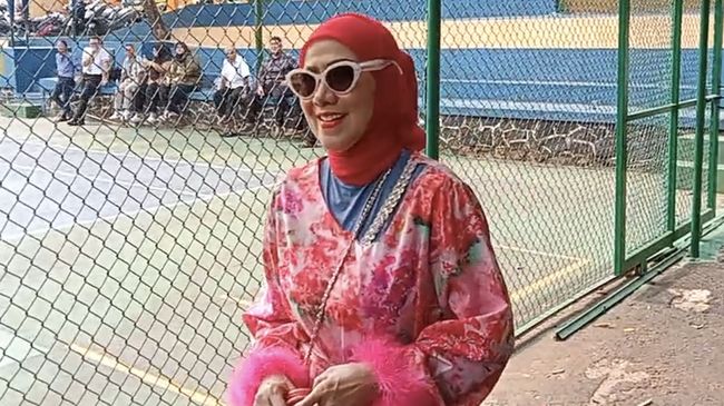 Venna Melinda cabut gugatan cerai atas Ferry Irawan imbas salah alamat. Ia pastikan bakal daftarkan gugatan gaib setelah itu.