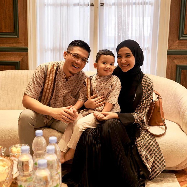 <p>Pasangan ini melakukan beregam upaya untuk memiliki anak. Mulai dari yang alami hingga mengikuti program bayi tabung di luar negeri. (Foto: Instagram @zaskiasungkar15)<br /><br /><br /></p>