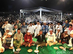 Warga Majalengka Pendukung Eman-Dena Ikuti Tabligh Akbar Ustaz Solmed