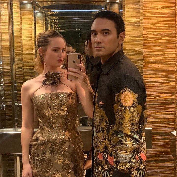 <p>Aktor ternama Ario Bayu selalu tampil harmonis bersama istri asal Prancis, Valentine Payen, dan anak laki-lakinya yang bernama Balthazar, Bunda. (Foto: Instagram: @bayu_ario)</p>