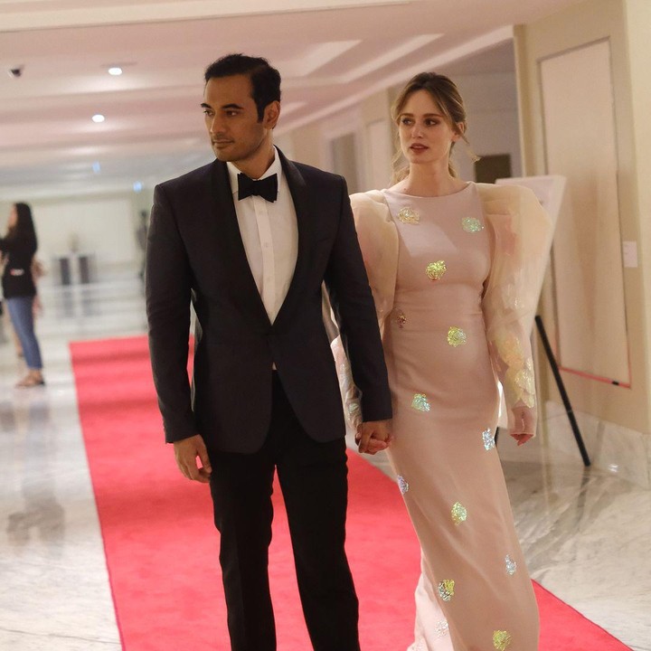 <p>Ario Bayu dan Valentine pun selalu tampil mesra dan romantis di berbagai kesempatan. Bahkan, Valentine sering menemani sang suami untuk menghadiri berbagai acara. (Foto: Instagram: @bayu_ario)</p>