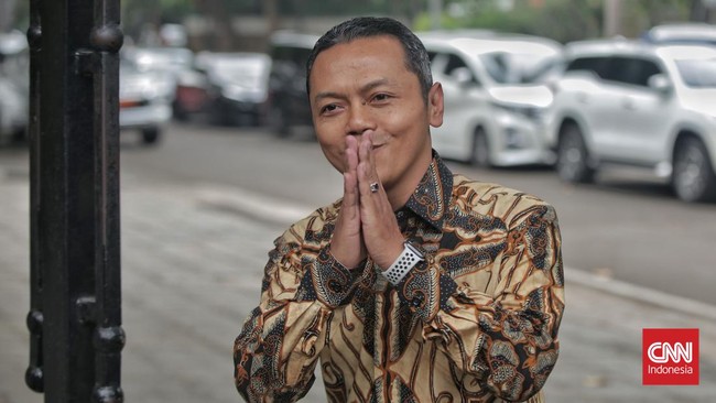 Sedang Dikaji Kemendikdasmen tengah mengkaji putusan Mahkamah Konstitusi (MK) yang memerintahkan agar pendidikan dasar di swasta tidak memungut biaya.