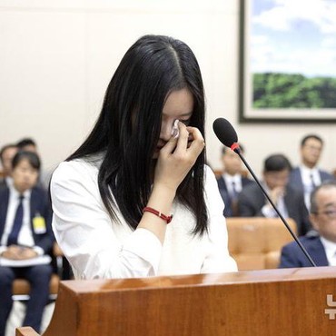 Hanni NewJeans Nangis Saat Cerita soal Bullying: HYBE Tidak Menyukai Kami