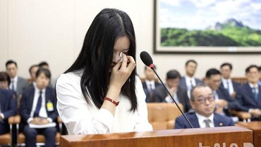 img-title Hanni NewJeans Nangis Saat Cerita soal Bullying: HYBE Tidak Menyukai Kami