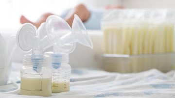 Mengenal ASI foremilk dan hindmilk buat Si Kecil