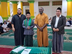 Legenda Persebaya Jacksen F Tiago Resmi Jadi Mualaf