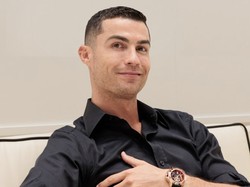 Cristiano Ronaldo Rilis Jam Tangan Mewah, Harga Capai Rp 2,4 M