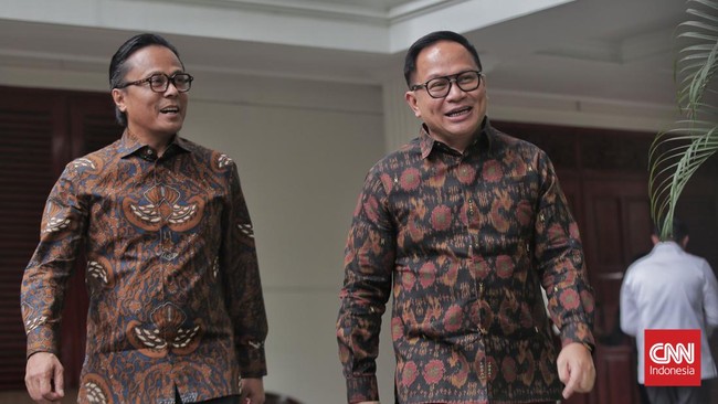 Kartika Wirjoatmodjo (Tiko) dan Dony Oskaria akan menjabat wakil menteri Badan Usaha Milik Negara (BUMN) di era pemerintahan Presiden Terpilih Prabowo Subianto.