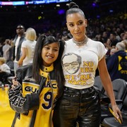 Kim Kardashian Ulang Tahun ke-44, North West Beri Kalung 