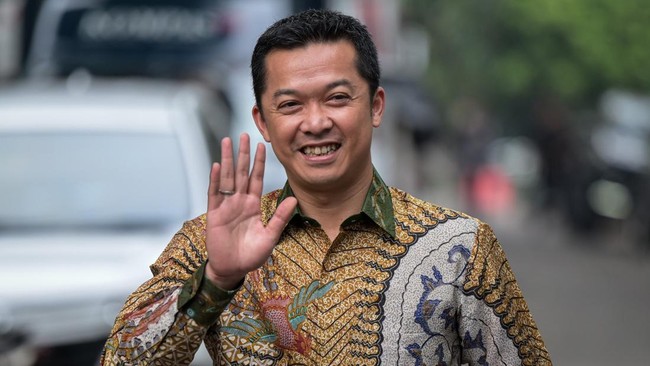 Mantan atlet bulu tangkis Taufik Hidayat diangkat menjadi komisaris PT PLN Energi Primer Indonesia (PLN EPI), subholding PT PLN (Persero).