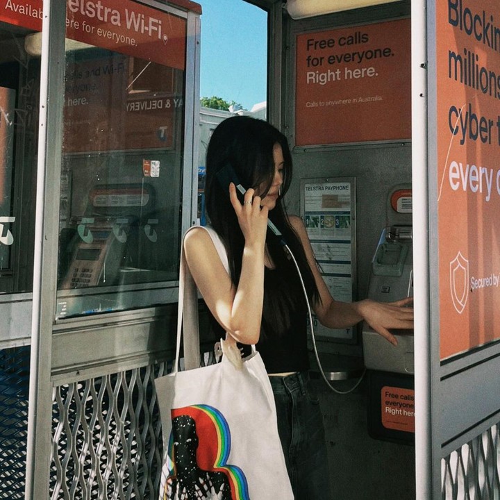 <p>Olivia adalah artis pertama yang debut di bawah naungan MPLIFY, label musik Korea yang didirikan oleh cabang Korea dari Warner Music. Ia merilis sebuah lagu berjudul <em>Lava</em> di awal tahun sebagai bagian dari album <em>soundtrack</em> untuk serial drama JTBC <em>Hide.</em> (Foto: Instagram@livvy_marsh)</p>