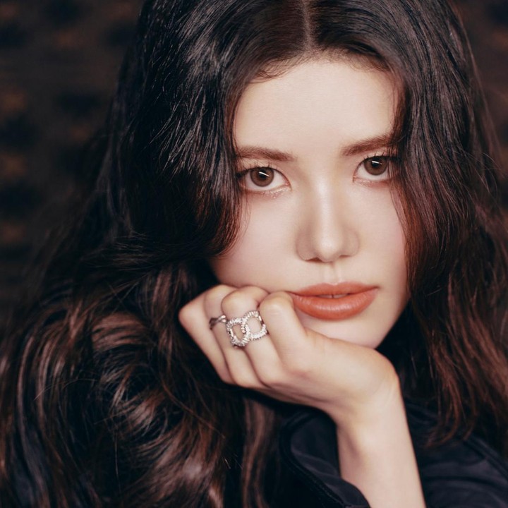 <p>Melansir dari laman <em>Koreaboo,</em> Olivia sebelumnya kerap mengunggah video<em> cover</em> lagu di kanal YouTube-nya. Ia memamerkan kemampuan vokal yang luar biasa. (Foto: Instagram@livvy_marsh)</p>