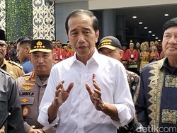 Kata Jokowi Soal Jenguk Anak Kaesang-Erina