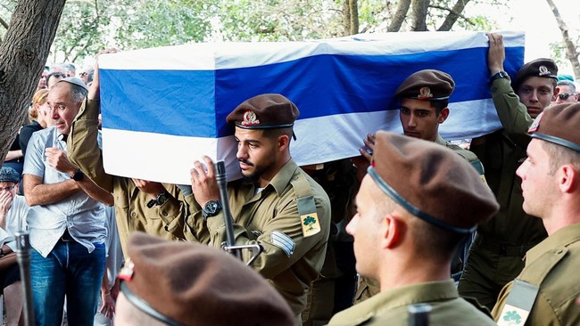 Pasukan pertahanan Israel (IDF) melaporkan lima tentara mereka tewas dalam pertempuran melawan Hizbullah di Lebanon pada Kamis (17/10).