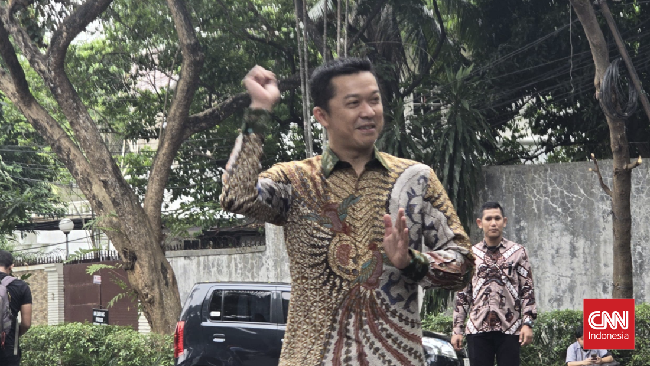 Legenda badminton Indonesia Taufik Hidayat mengaku kaget ketika dipanggil menemui Presiden RI terpilih Prabowo Subianto di Kertanegara IV.