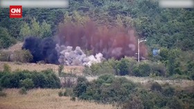 VIDEO: Penampakan Korut Ledakan Jalan Menuju Korsel