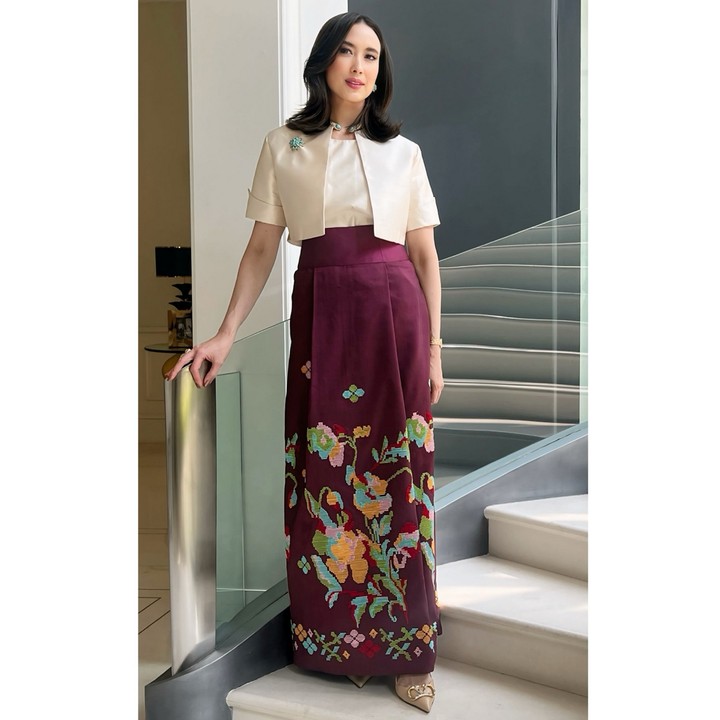 <p>Widiyanti Putri Wardhana resmi menjabat Menteri Pariwisata di Kabinet Merah Putih yang dibentuk Presiden Prabowo. Terpilihnya Widiyanti mencuri perhatian karena latar belakangnya di dunia usaha Tanah Air, Bunda. (Foto: Instagram @widi.wardhana)</p>