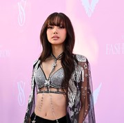 5 Outfit Terbaik di 'Pink-Carpet' Victoria's Secret Fashion Show, Ada Lisa BLACKPINK!