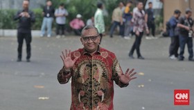 Wamenaker Kaji Dana Cukai Rokok Jadi Pesangon Buruh Korban PHK