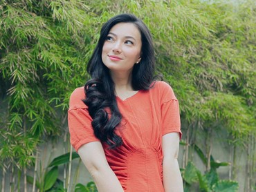 img-title Penampilan Terbaru Asmirandah Saat Hadiri Acara Bikin Salfok Dinilai Tua