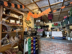 Santai di Kafe Favorit Mahasiswa Bandung Ini Serasa di Dunia Harry Potter!