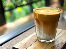 Ini yang Terjadi pada Tubuh saat Minum Kopi Gula Aren Setiap Hari