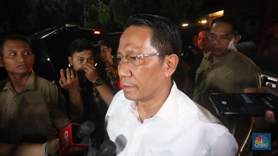 Menkumham Supratman Andi Agtas usai acara pembekalan di Garudayaksa, Hambalang, Bogor, Jawa Barat, Rabu (16/10/2024). (CNBC Indonesia/Faisal Rahman)